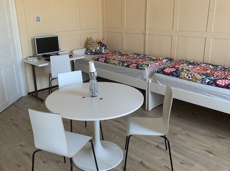 标准三人间共用浴室, Schönbrunnen