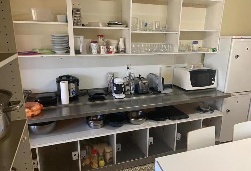 标准四人间共用浴室, Schönbrunnen