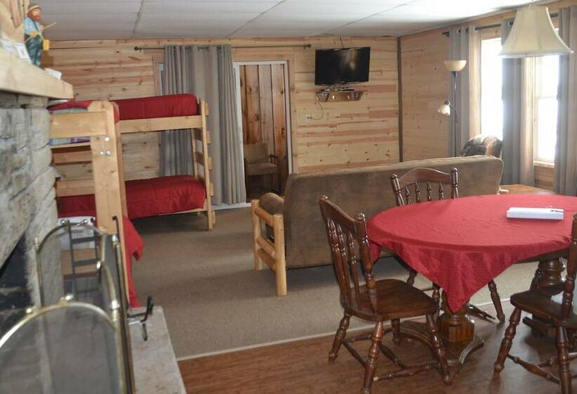 غرفه قياسيه سريرين مزدوجين, Aj S Lodge And Oven