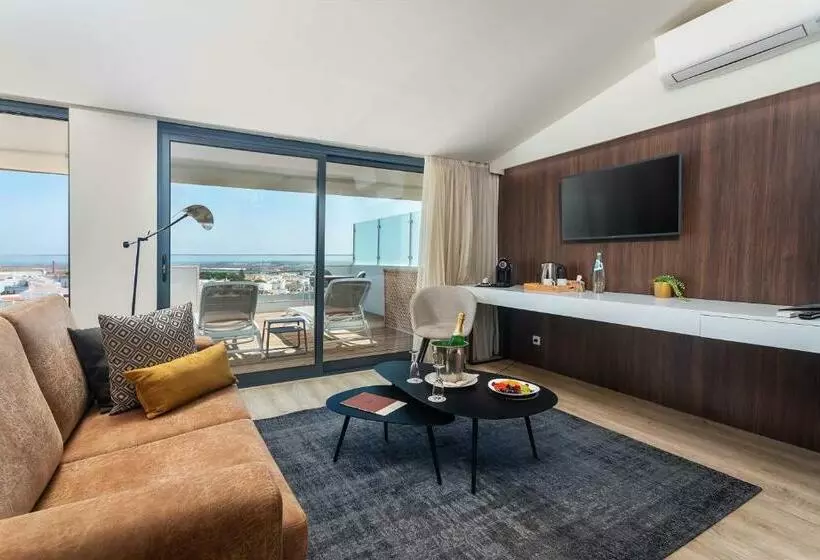 سوییت لوکس, Ap Maria Nova Lounge - Adults Friendly