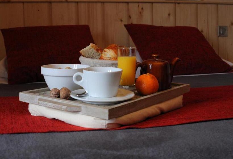 带山景的高级间, Auberge Le Cabaliros