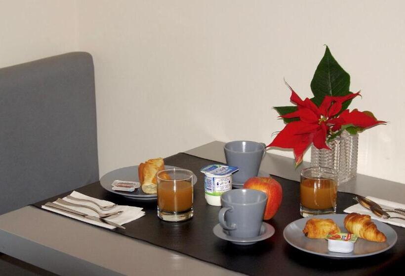 Четырехместный Номер Стандарт, Hôtel De Paris