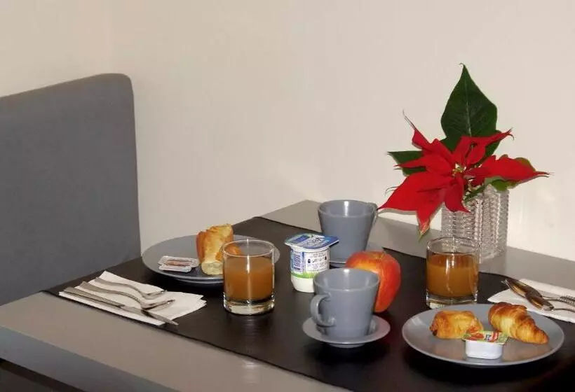 スタンダード4人部屋, Hôtel De Paris