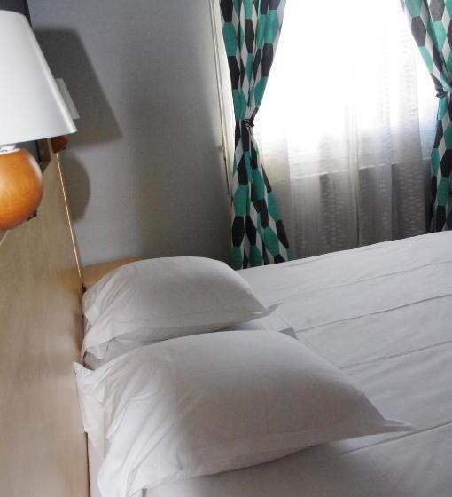 Номер Стандарт Трехместный, Hôtel De Paris