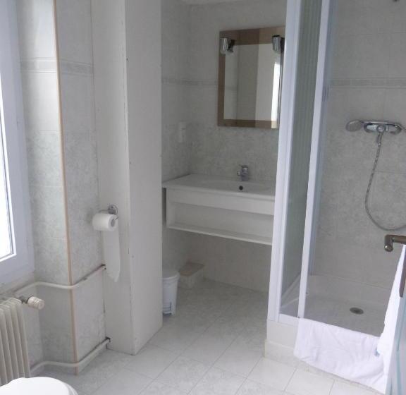 Номер Стандарт, Hôtel Restaurant Le Lachens