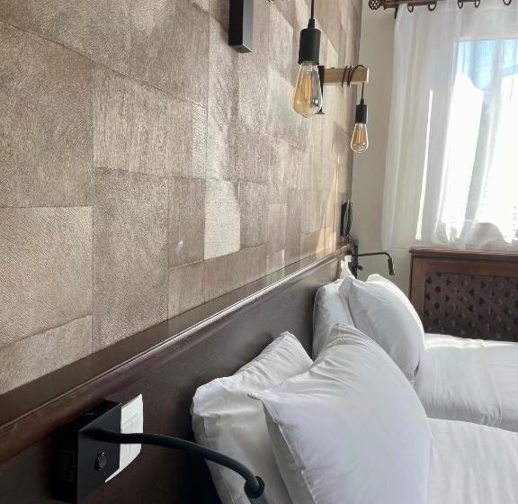 غرفة إقتصادية, Hôtel Le Bellevue