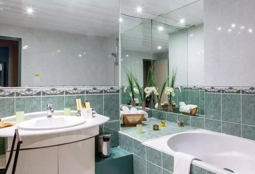 اتاق لوکس با تخت بزرگ, Hôtel Le Maxime Best Western Signature Collection