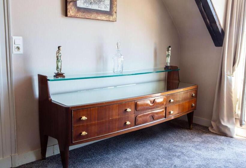 キングサイズベッドのスイートルーム, Hôtel Le Maxime Best Western Signature Collection