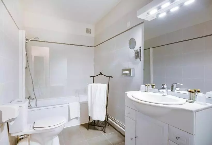اتاق خانوادگی با تختخواب سفری, Hôtel Le Maxime Best Western Signature Collection