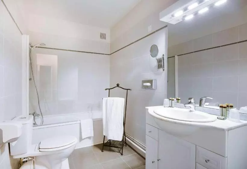 اتاق خانوادگی با تختخواب سفری, Hôtel Le Maxime Best Western Signature Collection