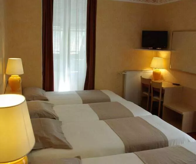 Standard Quadruple Room, Le Mirval