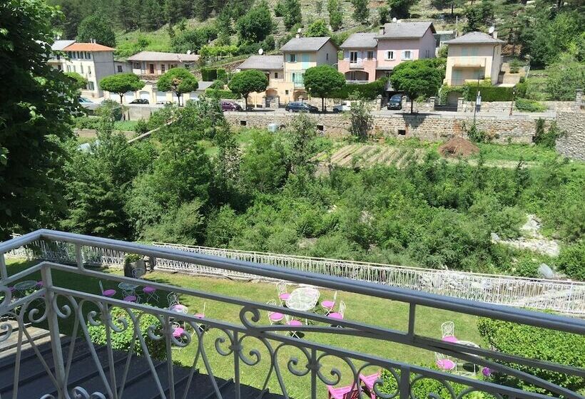 舒适三人间, Le Mirval