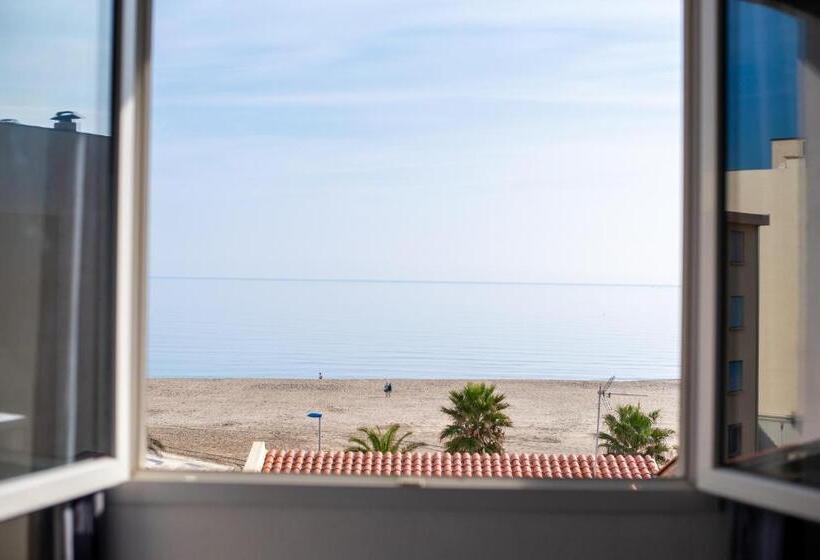Номер Комфорт Вид на Море, Le Regina Hôtel Et Restaurant Canet Plage