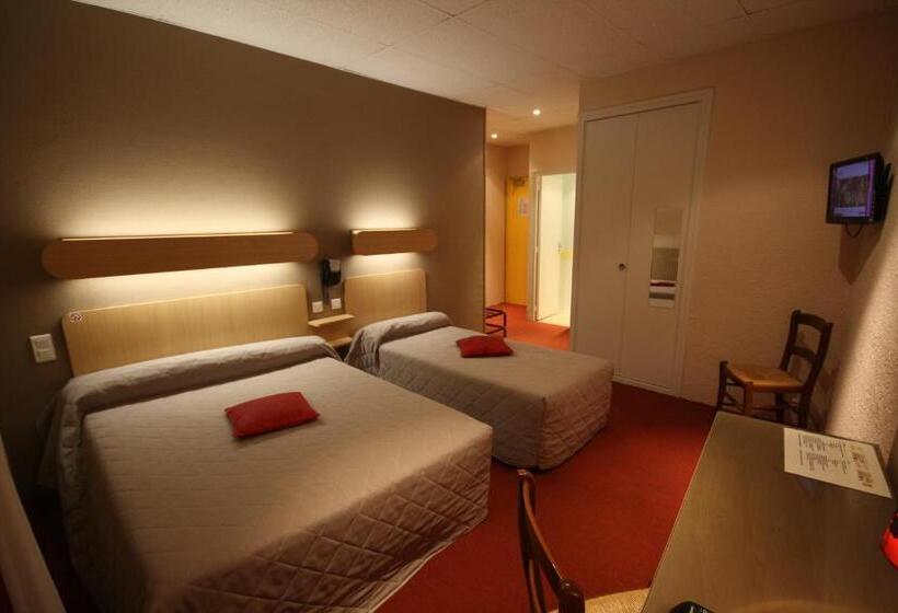 חדר סטנדרט לשלושה, Logis Hotel L Ange Couronne