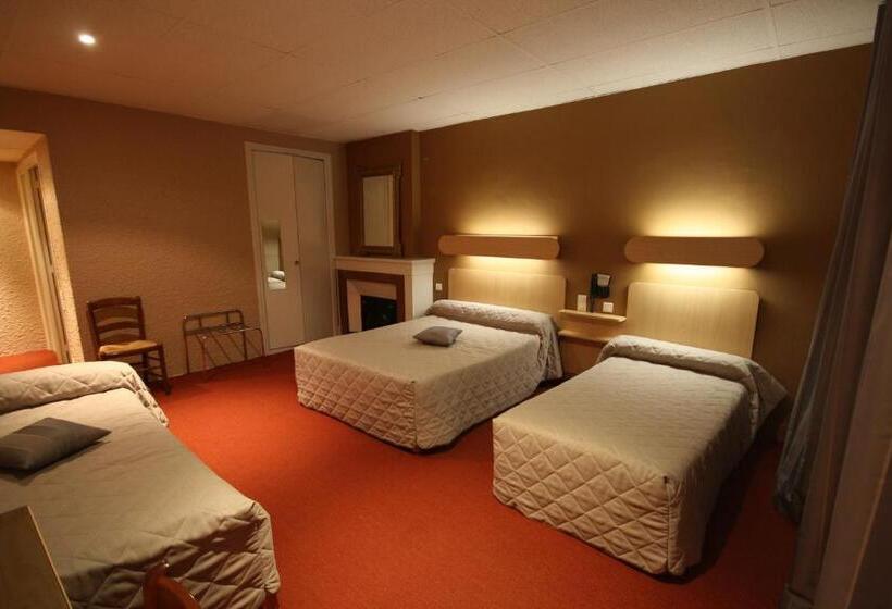 חדר סטנדרט לארבעה, Logis Hotel L Ange Couronne