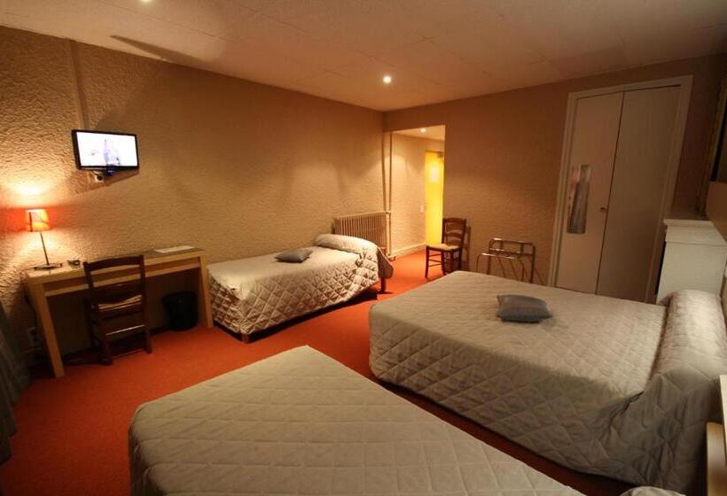 חדר סטנדרט לארבעה, Logis Hotel L Ange Couronne