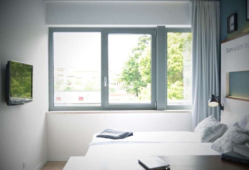 Номер Economy, Luise