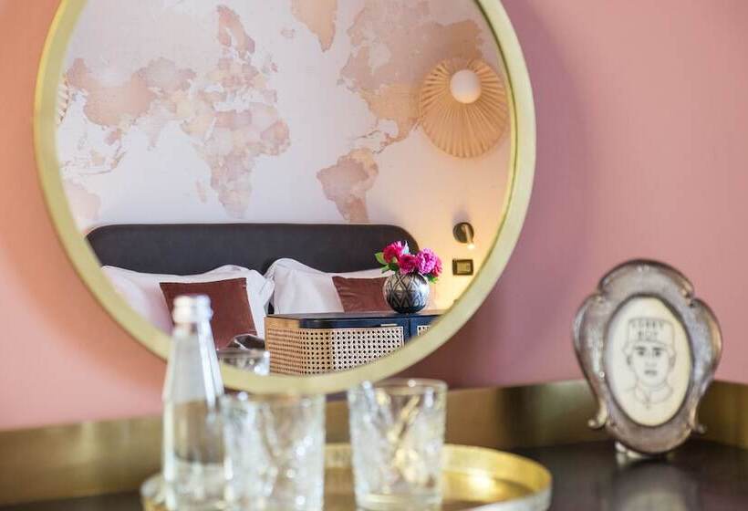 Номер Deluxe, Luise