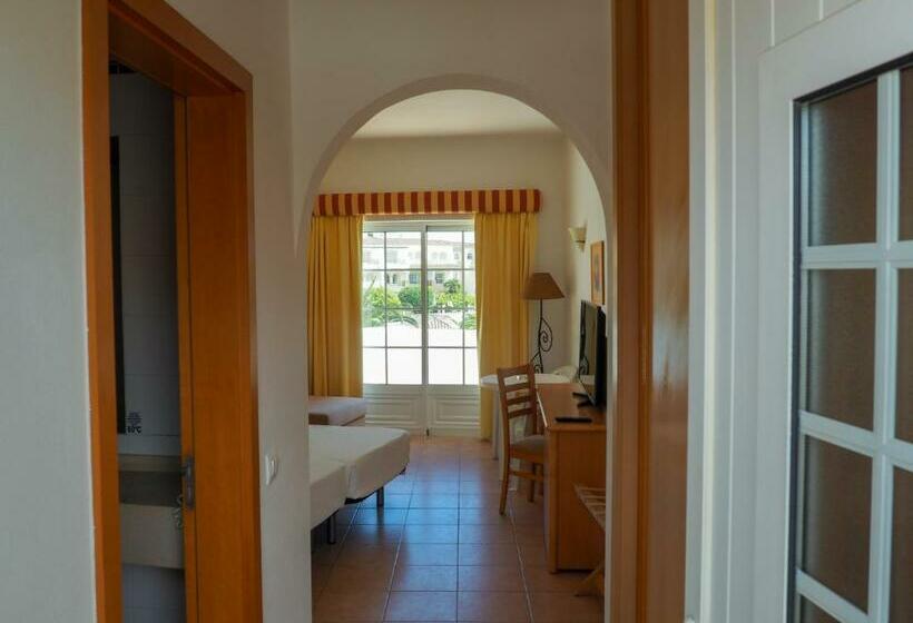 Номер Стандарт Вид на Бассейн, Luz Bay