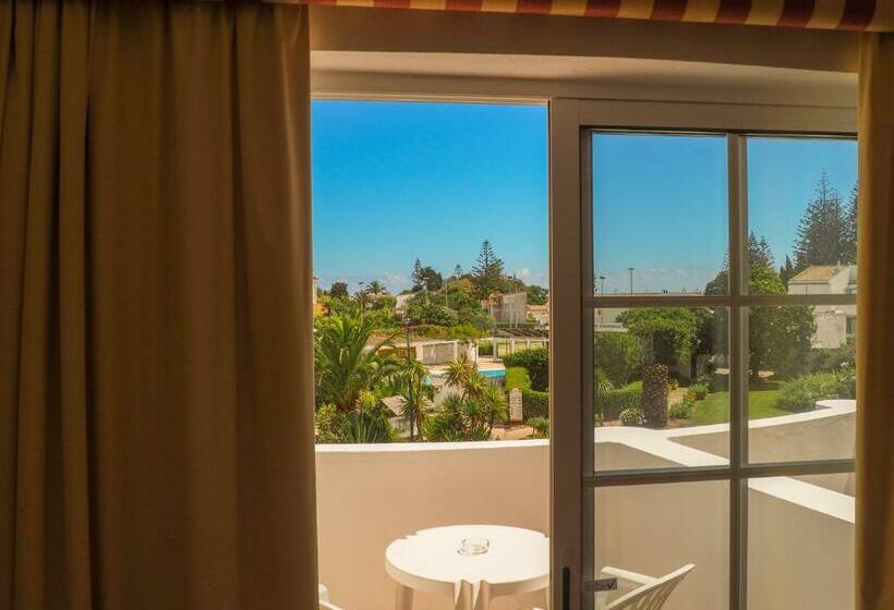 Номер Стандарт Вид на Бассейн, Luz Bay