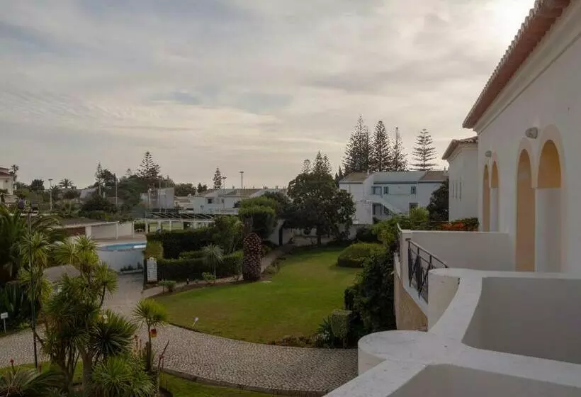 اتاق استاندارد با چشم‌انداز استخر, Luz Bay