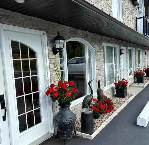 חדר סטנדרט לארבעה, Motel Belvédère