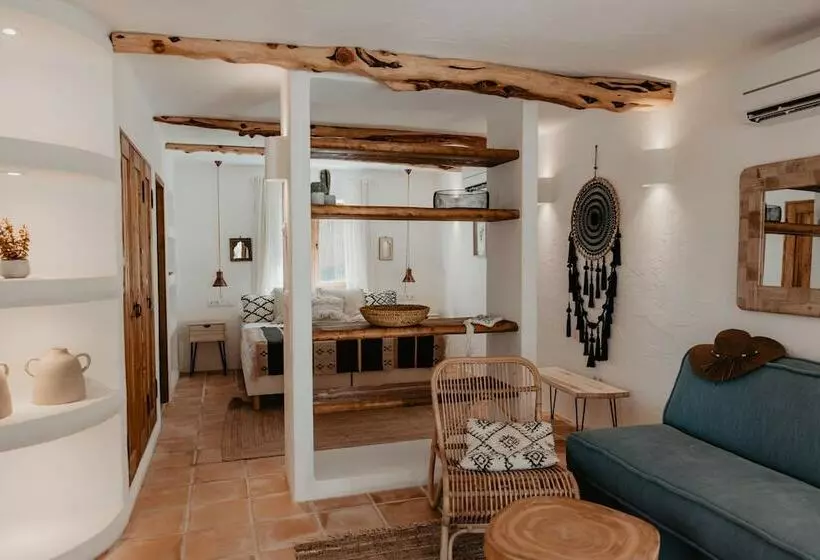 بانگلوی استاندارد, Can Vistabella Boutique Resort