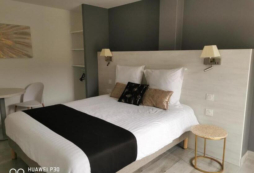 标准房带园景, Des Négociants