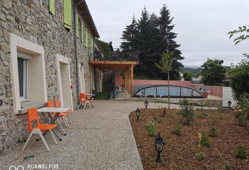 标准房带园景, Des Négociants