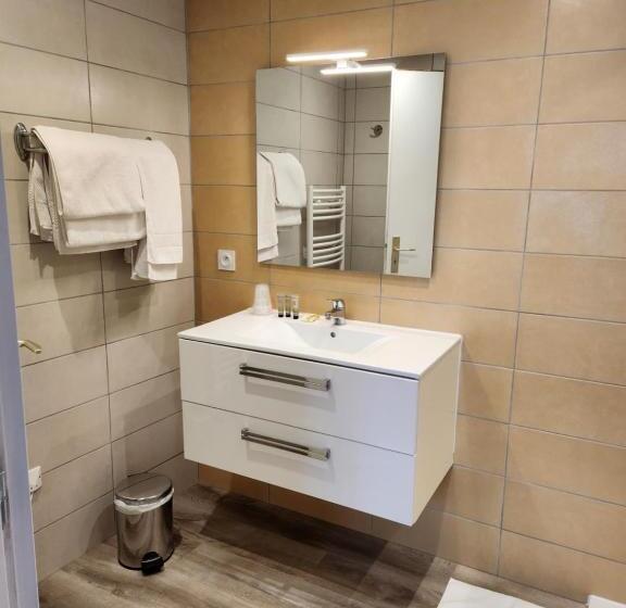 四人标准间, Des Négociants