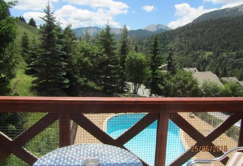 スタンダードルーム, Du Hameau