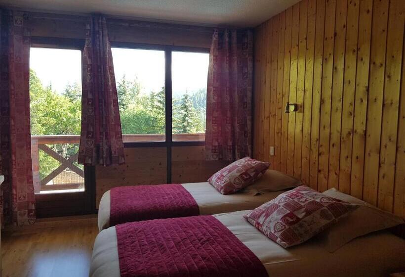 スタンダードトリプルルーム, Du Hameau