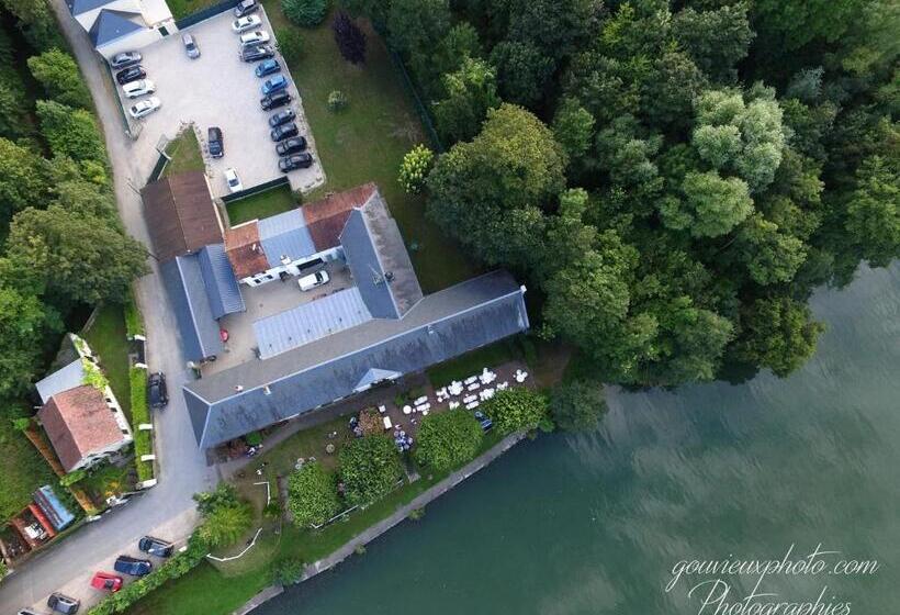 Номер Стандарт, Hostellerie De Pavillon Sainthubert