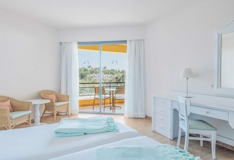 غرفة قياسية إطلالة جانبية علي البحر, Iberostar Waves Playa Gaviotas - All Inclusive