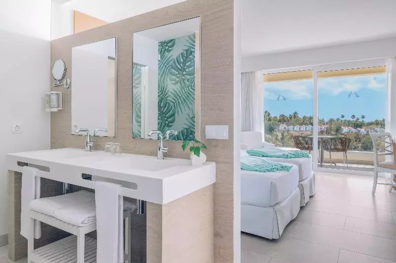 اتاق استاندارد با چشم‌انداز دریا, Iberostar Waves Playa Gaviotas - All Inclusive