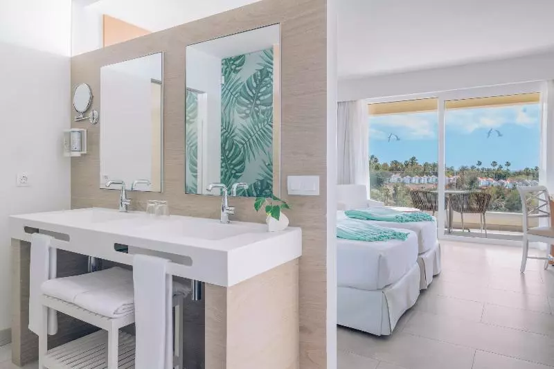 اتاق استاندارد با چشم‌انداز دریا, Iberostar Waves Playa Gaviotas - All Inclusive