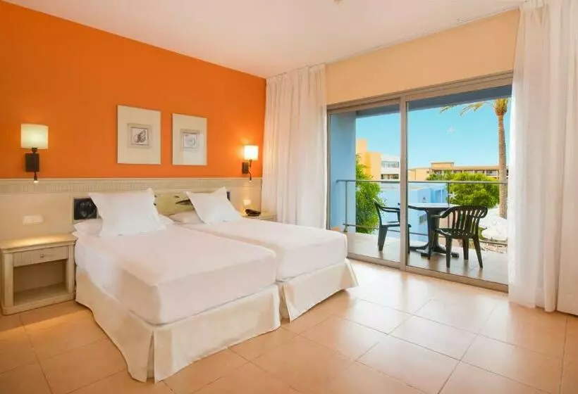 سوییت جونیور با چشمانداز جانبی دریا, Iberostar Waves Gaviotas Park - All Inclusive