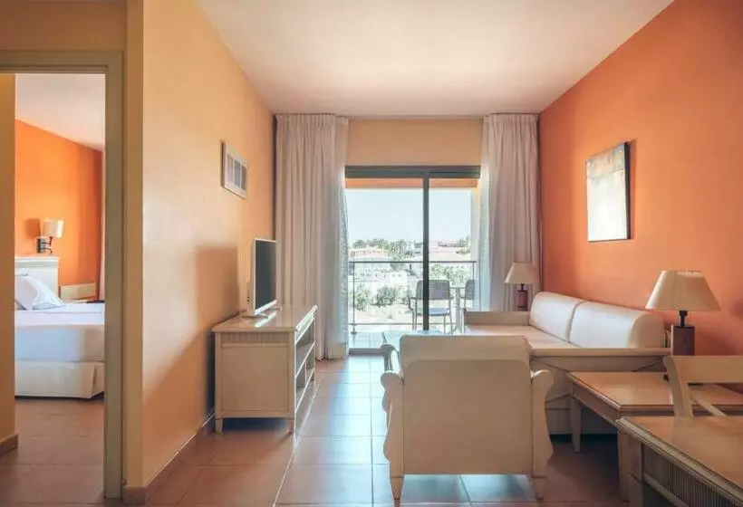 سوییت جونیور با چشمانداز جانبی دریا, Iberostar Waves Gaviotas Park - All Inclusive
