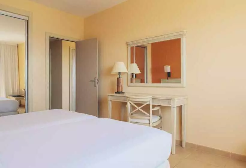 سوییت با چشمانداز جانبی دریا, Iberostar Waves Gaviotas Park - All Inclusive