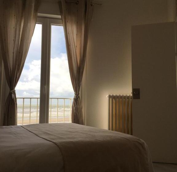 غرفة قياسية مطلّة علي البحر, La Terrasse