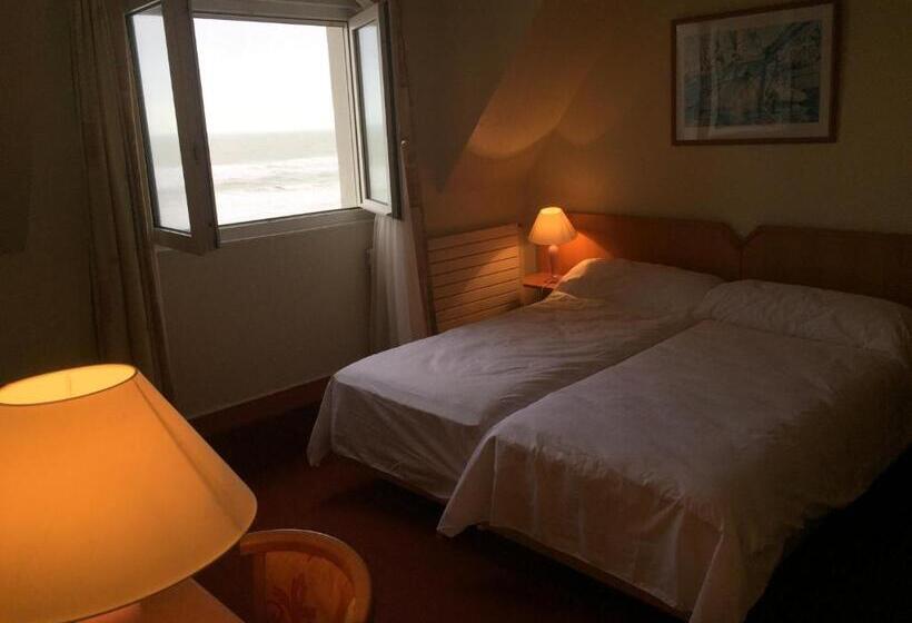 חדר סטנדרט לארבעה נוף לים, La Terrasse