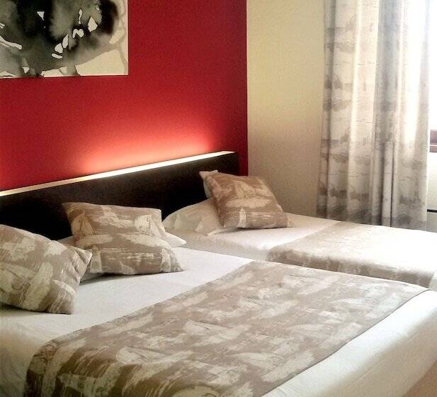 اتاق استاندارد سه نفره, Le Merle Blanc Hôtel Logis