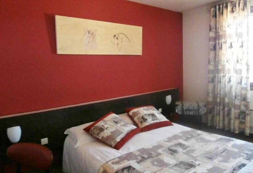 Номер Стандарт, Le Merle Blanc Hôtel Logis