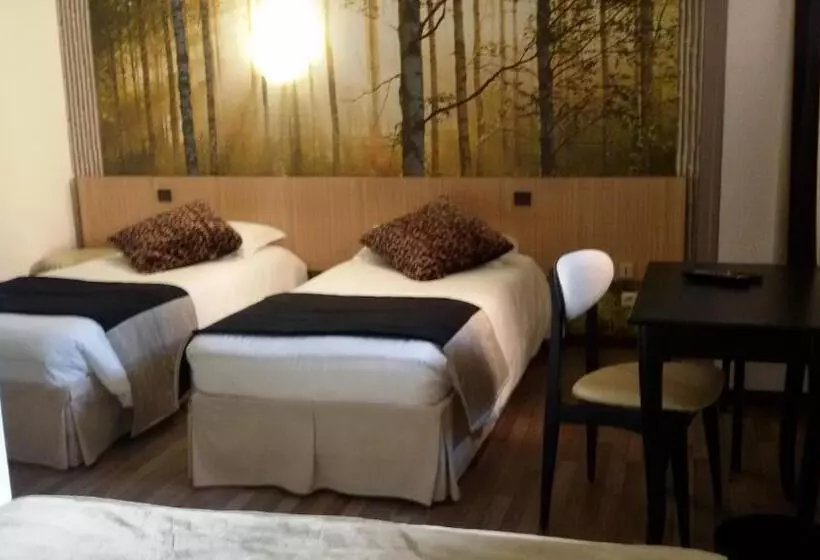 スタンダード４人部屋, Le Merle Blanc Hôtel Logis