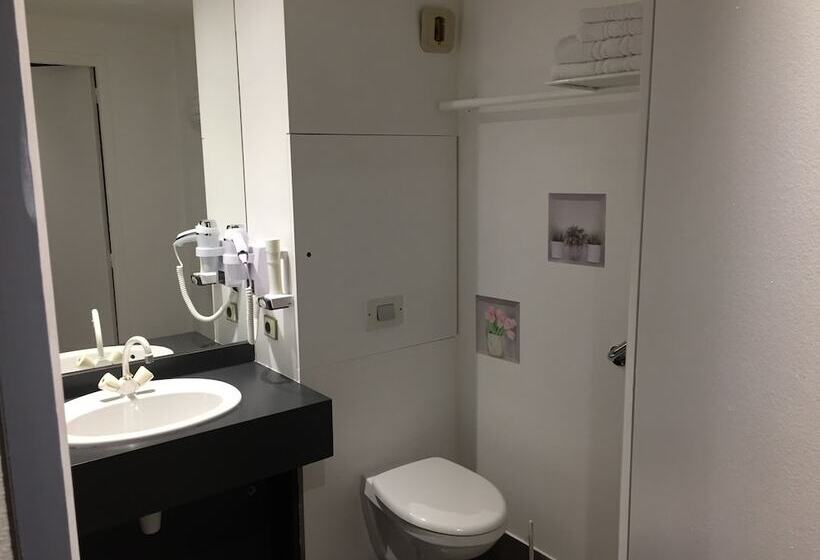 غرفة قياسية, Le Pavillon