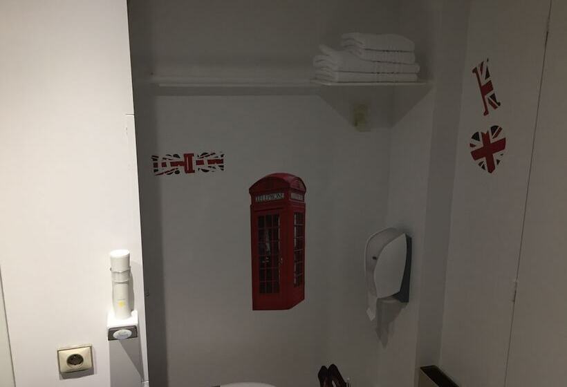 غرفة قياسية فردية, Le Pavillon