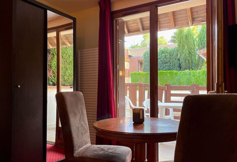 Номер Superior Вид на Бассейн, Le Romantica