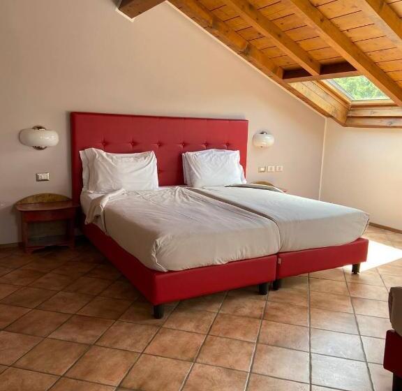 펜트하우스 룸, Lenno