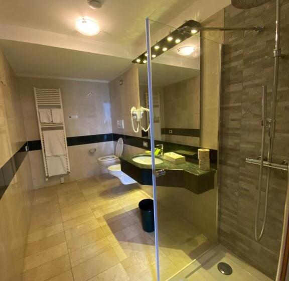 스탠다드 전망 룸, Lenno