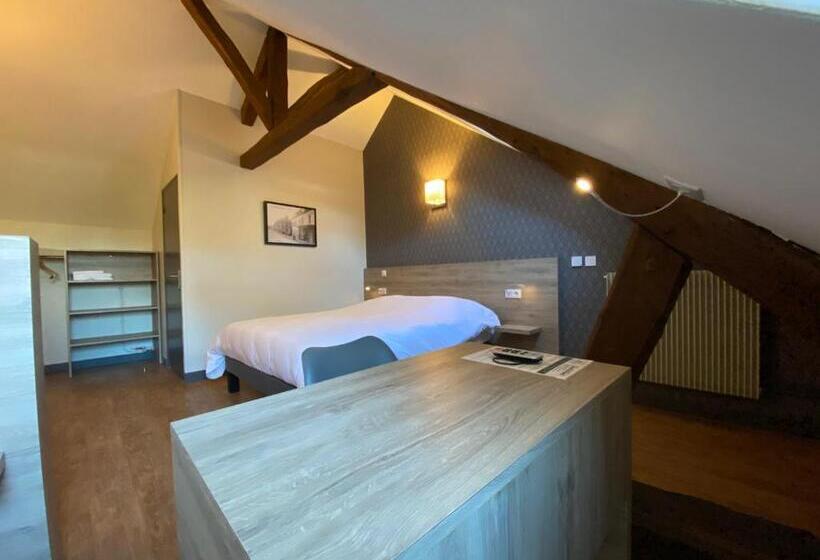 חדר סטנדרט לארבעה, Logis   Hôtel Saint Nicolas